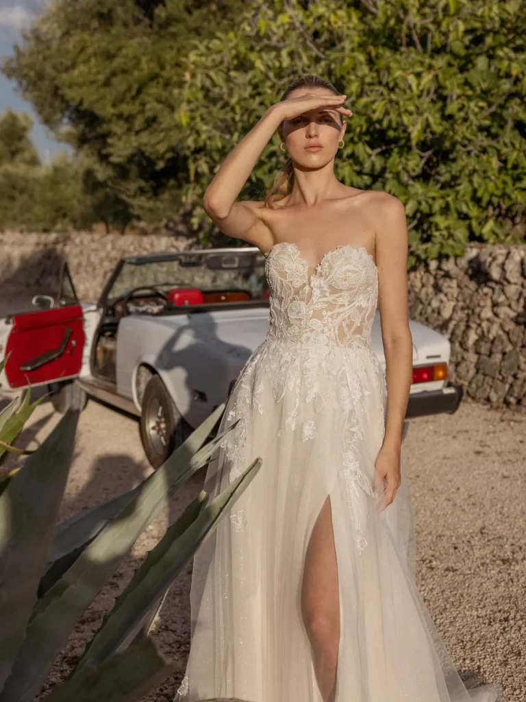 Adorious-Collection_Ally_CU-Front_14